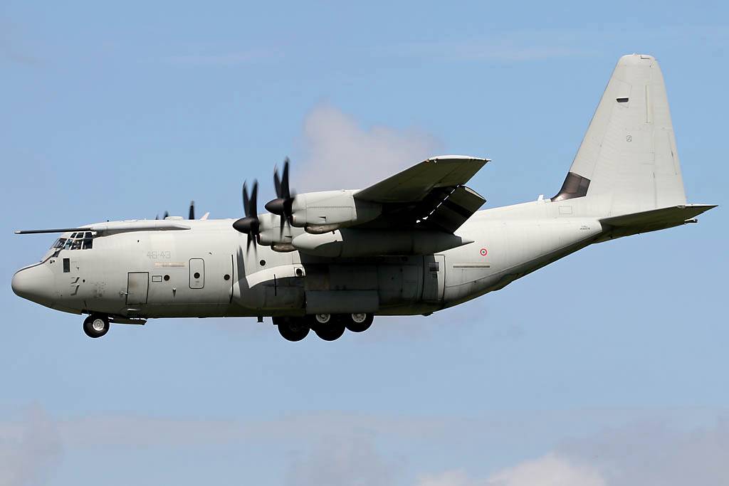 EBFS060904 C-130J MM62178 46-43 GD 02 MM62178/46-43 C-130J 46 Stormo AMI (C) 04/09/06, Gilles Denis